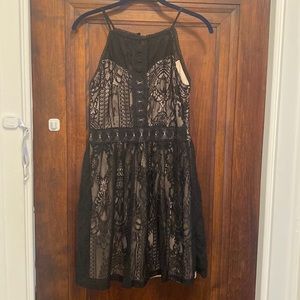 Black/nude lace dress Francesca’s. Size Medium